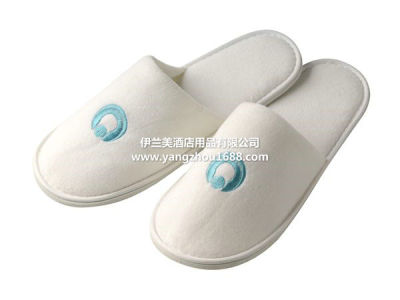 The supply of velvet slippers slippers, disposable slippers, hotel rooms and Hotel