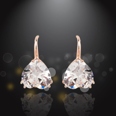 Heart of zirconium diamond earrings