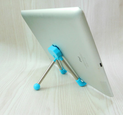 Universal aluminium alloy triangular bracket for mobile phone tablet