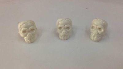 The explosion of new hot white terror Skull Ring toys for children