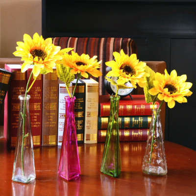 Artificial flowers sunflower color transparent glass vase small set of desktop fake flower decoration for the New Year.