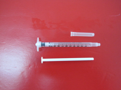 Disposable use of safe self-destruct syringe medical supplies.