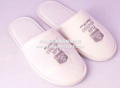 Hotel disposable slippers price discount manufacturers wholesale towels slippers