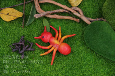 Simulation of soft gelatin animals, all kinds of toys, Halloween, simulation snakes, ants.