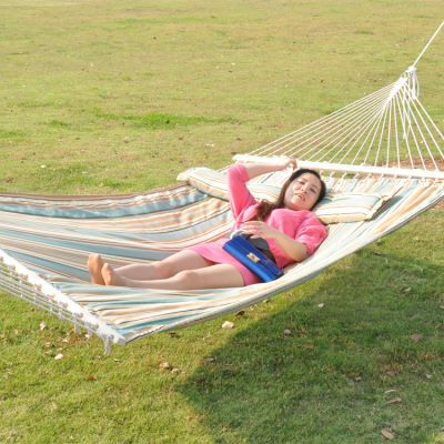 Outdoor supplies wholesale double hammock thickened cotton cotton pillow with a wooden stick with double hammock