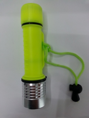 Hot water waterproof flashlight with bright lights and bright light