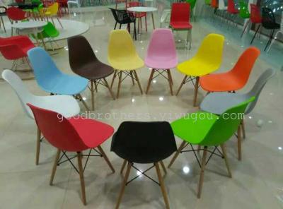 High Backrest Dining Chair Outdoor Chair Wooden Tripod, Pp Plastic Chair, Many Styles and Styles