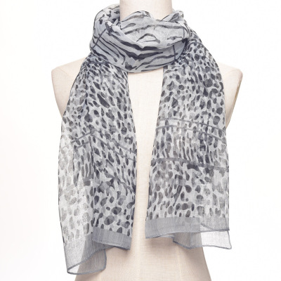 Is suing sun protection, polyester shawl south Korean leopard print long silk scarves.