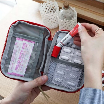 Oxford Cloth Household First Aid Kits Outdoor Medicine Bag Portable Cross Medical First Aid Kits