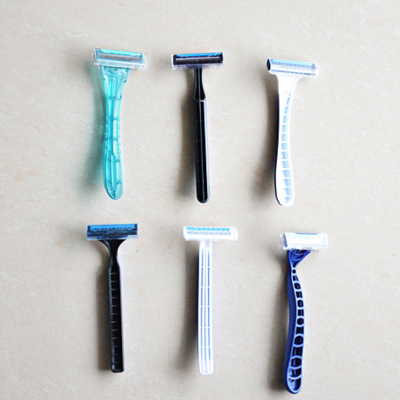A disposable razor is convenient for A hotel hotel.
