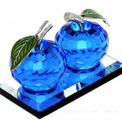 The upscale car perfume holder comes in The form of The K9 crystal double apple perfume