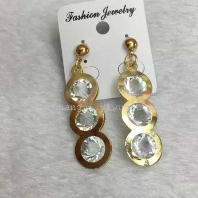 Creative iron bare diamond ear Ding white diamond golden simple and elegant lady all-match paragraph