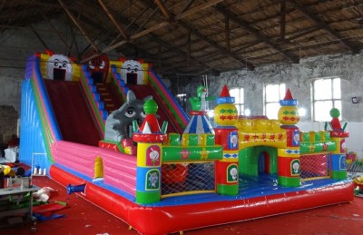 The children's outdoor large inflatable slides