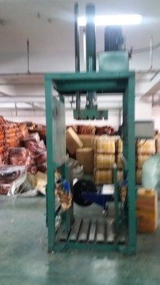 Large hydraulic clothing packer rope packing machine steel belt baler