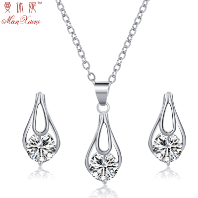 Man Hugh ni 925 silver temperament earring female Korean version of simple and sweet fashion water-drilling prevention
