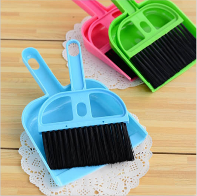 Mini Desktop Cleaning Brush with Dustpan Small Broom Suit Computer Keyboard Cleaning Brush 2-Piece Set