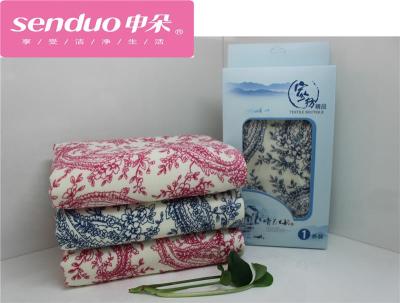 "Blue and white porcelain flower towel box a.