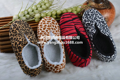 The winter warm non slip waterproof bag with plush leopard Home Furnishing indoor slippers