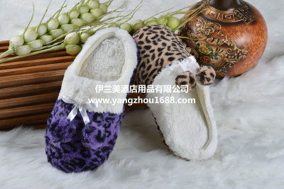 Half a pack of Genmian cartoon winter indoor slippers slippers slip with fluffy slippers wholesale