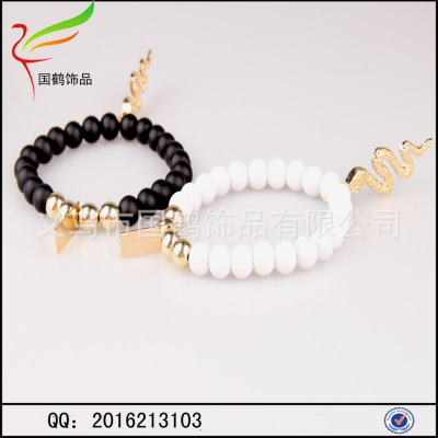 Handmade beaded bracelet fashion color black and white plastic bead bead bracelet elastic woven Bracelet Jinshe