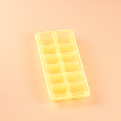 Summer Hot Sale Kitchen Innovative Gadget Diy12 Grid Ice Tray Plastic Square Ice Maker