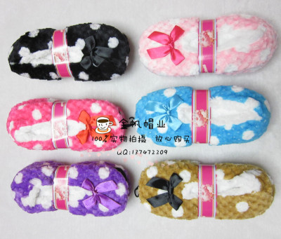 Foreign trade winter new floor socks anti - skid floor socks \"women 's thickened beveled polka dot plush indoor shoes.