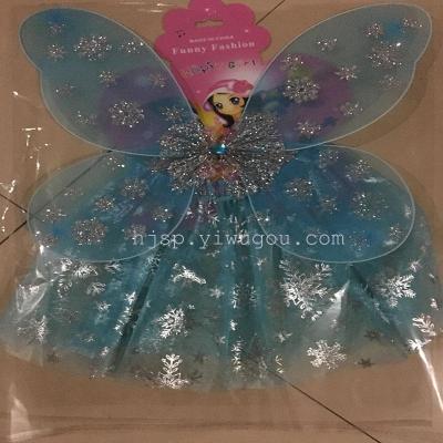 The new festival shows the props butterfly wings of children with a monolayer of two pieces of butterfly wings