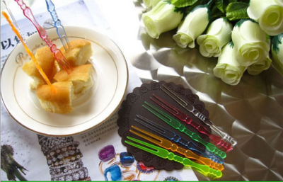 Domestic and Foreign Trade Entertainment Places Plastic Transparent Color Disposable Fruit Fork Creative Environmental Protection Fruit Fork