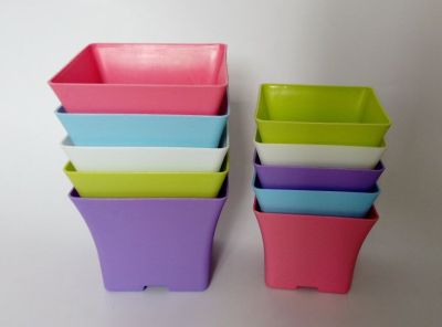 Small colorful plastic pallet - square pot