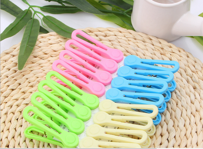 Clamps plastic sun quilt clip to protect the wind and multi-function clothes clip.