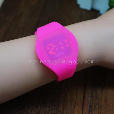 Go to watch the latest LED boys and girls watch candy color LED Watch