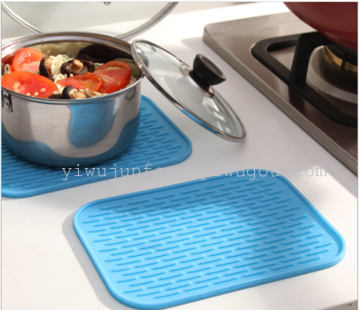 The new candy color multi-functional silicone pad, silicone pad, silicone insulation cushion QJ.