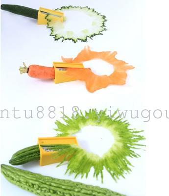 A dual-purpose fruit peeler beauty tools cucumber mask gouging multi-function fruit and vegetable peeler