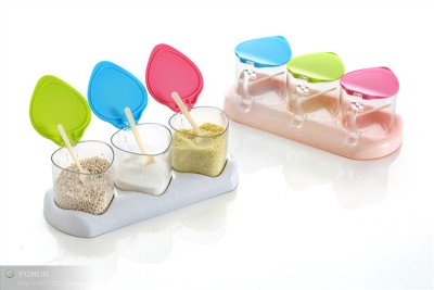 Kitchen Utensils Seasoning Box with Spoon Transparent Seasoning Jar Plastic Flip Four-Grid Seasoning Box