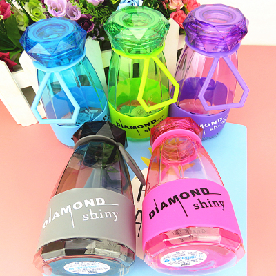 New style creative personality water bottle large capacity plastic cup with a cover