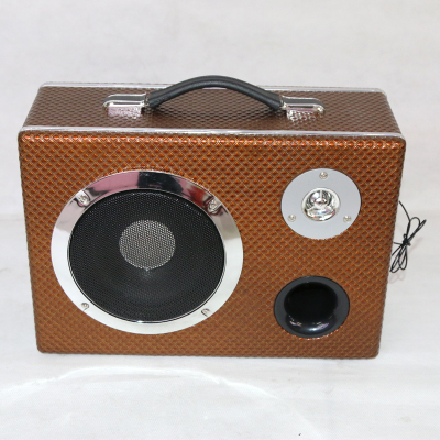Manufacturers direct sales of portable leather case car stereo.