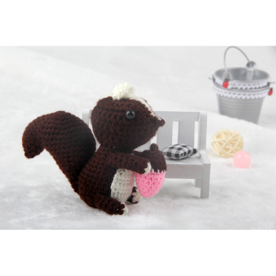 Handmade Hot-Selling Hot-Selling Wool Knitted Squirrel DIY Material Package