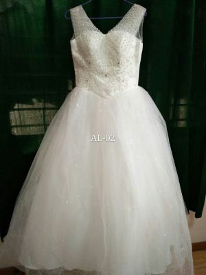 The new bride's wedding dress, the high-end bridal dress manufacturers direct sales fashion simple and aesthetic.