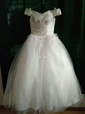 New bride wedding dress wedding dress upscale wedding dress manufacturer direct sale Europe contracted new style.