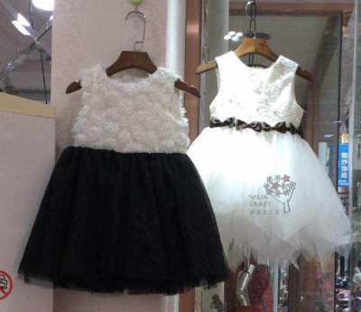 Children's wedding dress costumes for children's dress.
