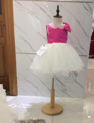 Children's wedding dress costumes for children's dress.