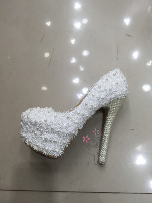 The new high heel crystal wedlock shoe western style.