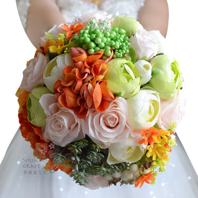 The new bride holds flower wedding products in Europewedding accessories simulation  flower photography props.