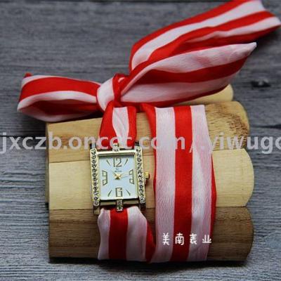 The latest small fresh striped lace female table square diamond around two laps with a watch
