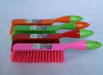 Multifunctional plastic candy colored sofa dust remover brush cleaner brush household long handle brush broom bed sweep