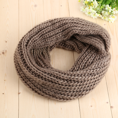 DIY craft makes pure color hand knitting knitting knitting wool knit hat scarf.