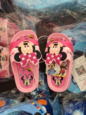 Authentic children's slippers and sandals of Rosa baby