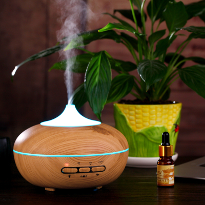 The humidifier's creative aroma humidifier can add the essential oil 7 color lamp.