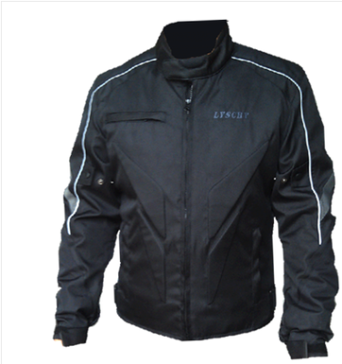 The LY302 reefer jacket has a protective bag against splashing water and permeable water