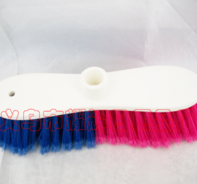 The factory sells plastic mop head export special transparent glue silk broom to make a large quantity.